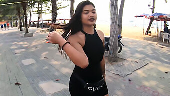 Une Adolescente Thaïlandaise Aux Gros Seins Se Fait Baiser La Chatte Et La Bite En Pov