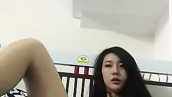 Singaporean Chinese Girl Julian Gets Naughty